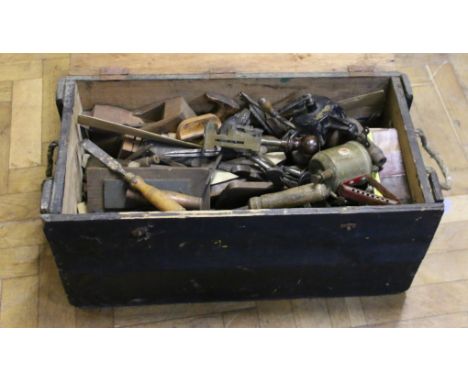 A good mixed lot of 19th century and other cabinet maker's tools, including moulding and jack planes, chisels, rasps, dry and