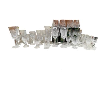 GOOD SHELF LOT OF CRYSTAL GLASSES TO INCLUDE WATERFORD AND TYRONE 