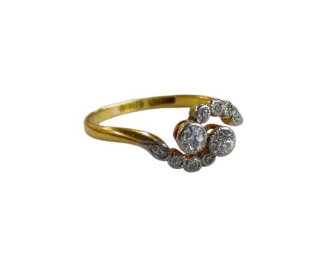 18 CARAT YELLOW GOLD AND DIAMOND RING WITH 0.25 CARAT OF DIAMONDS 