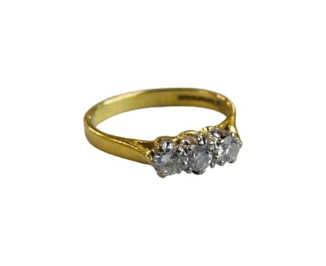 18 CARAT YELLOW GOLD 3 STONE DIAMOND RING WITH 0.33 CARAT OF DIAMONDS 