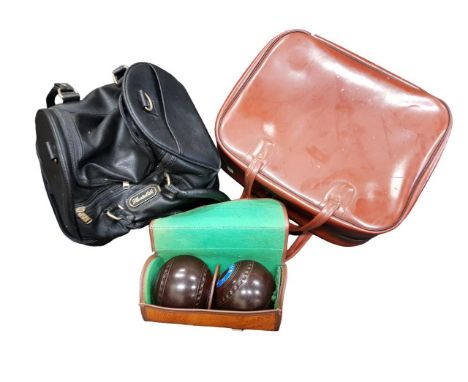 BOWLS BAG &amp; VINTAGE BOWLS 
