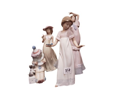 4 NAO FIGURES 