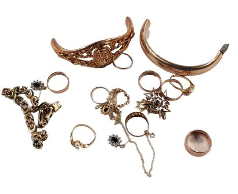 BAG OF 9 CARAT GOLD TO INCLUDE SCRAP 66.15 GRAMS - INCLUDES A METAL CORE BANGLE (BROKEN) 