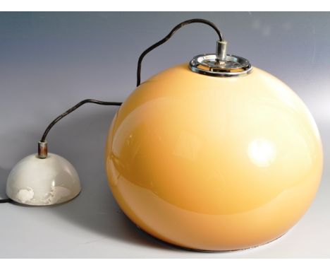 Harvey I. Guzzini - iGuzzini - Bud Grande - A 1960's retro vintage Italian space age large ceiling light fixture having a col