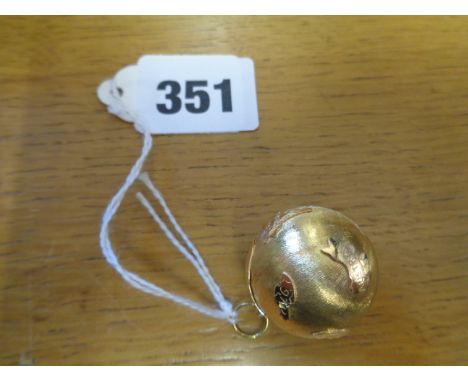 18ct Gold Model of the Globe marked 750, 13g total weight&nbsp;