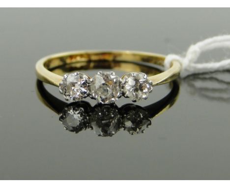 18ct gold 3 stone diamond ring, size N.