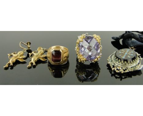 Quantity of jewellery,
including a garnet set college ring, turquoise set pendant, etc.