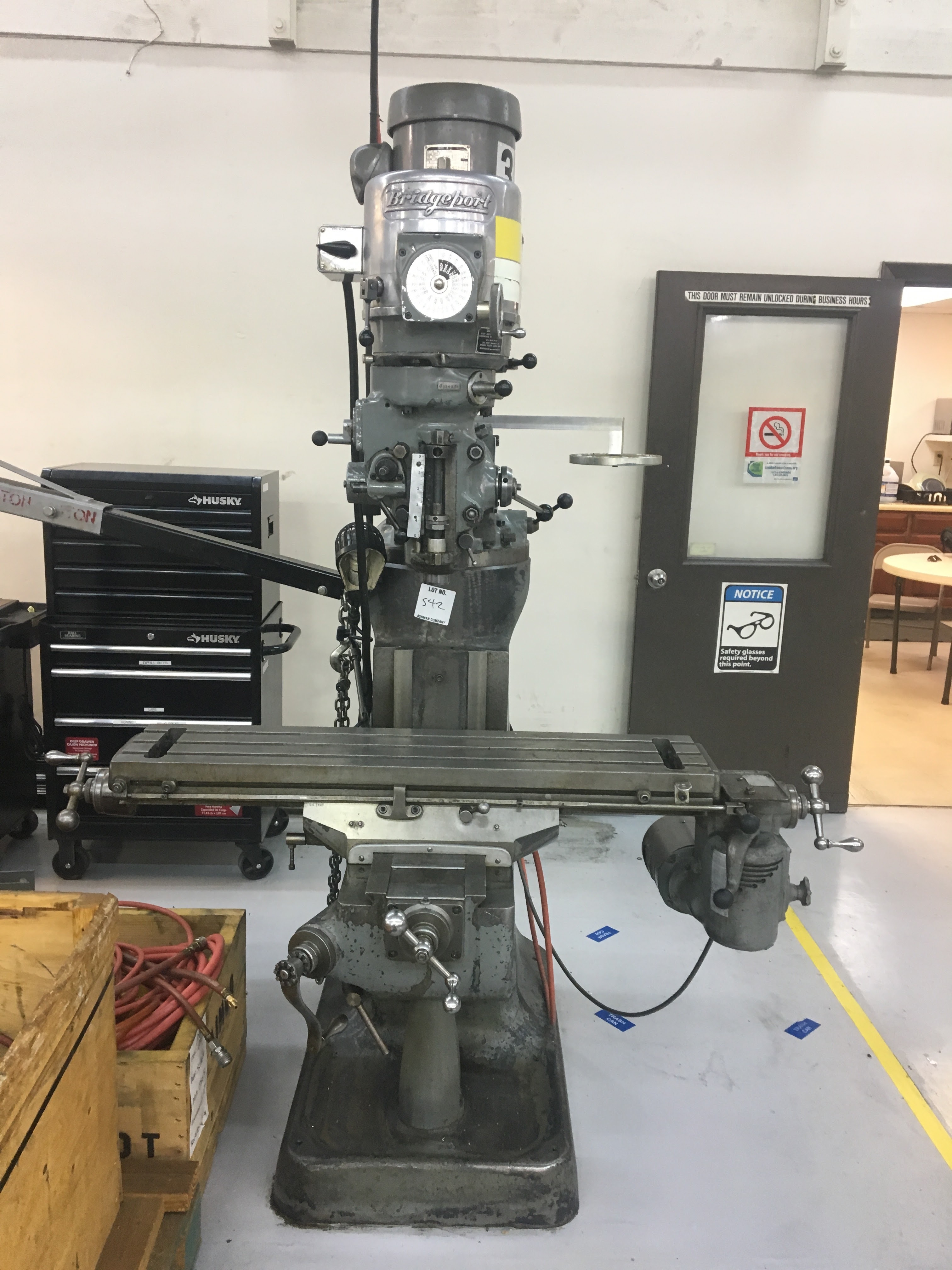 BRIDGEPORT MILL 1 1/2 HP, 42'' TSLOT TABLE, 604,200 RPM, BRIDGEPORT