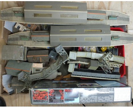 A Revell Baureihe 18505 & tender construction kit, boxed (not checked), various diecasts and a quantity of model buildings, p