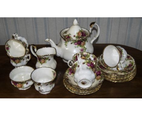 Royal Albert "Old Country Roses" Teaset. Comprising 6 tea cups and saucers, teapot, milk jug, sugar bowl, 6 side plates. 21 p