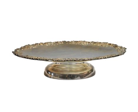 An Elizabeth II silver standing dish, mark of Viner's Ltd. (Emile Viner), Sheffield 1960, of circular form, the rim with frui