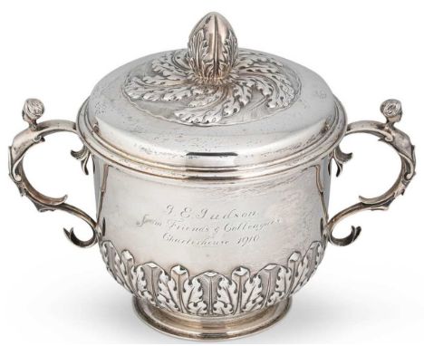 An Edward VII silver oversized porringer and cover, mark of Edward Barnard &amp; Sons Ltd., London 1903, of traditional form,