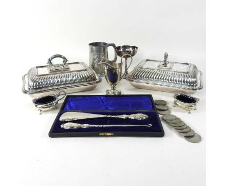 A silver handled shoehorn and button hook, cased, together with various silver plated items and coins