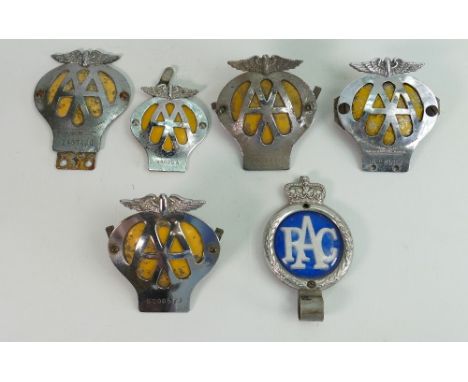 A collection of vintage car badges: steel car badges, one RAC and 5 various AA. (6) 
