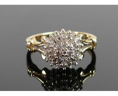 18ct gold diamond cluster ring, size N/M , 4.5g 