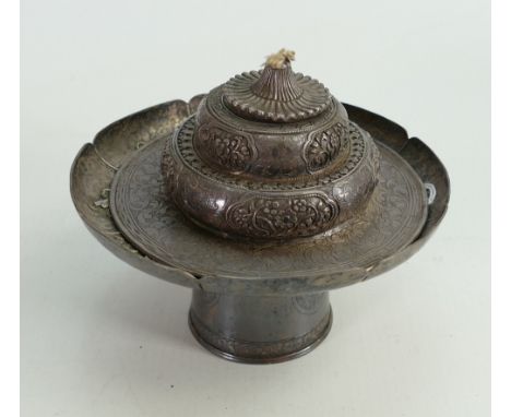 Oriental silver coloured metal lamp of fine quality:  Measures 13cm x 11cm high approx. 