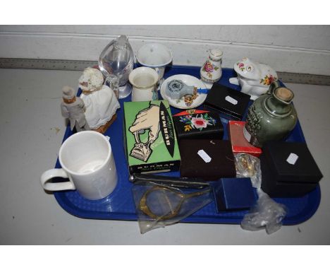 Mixed Lot: Ceramics, glass ware, trinket boxes etc