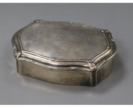 A George V silver trinket box by Henry Matthews, 11.5cm.