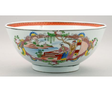 A MILES MASON&nbsp; SLOP BASIN, C1800, PRINTED AND PAINTED WITH TWO OVAL FRAMED GROUPS OF THREE CHINESE FIGURES, 16CM DIAM Go