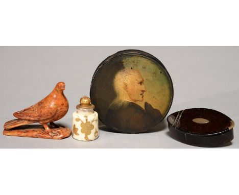 A GEORGE III NAVETTE SHAPED PAPIER MACHE SNUFF BOX, C1790, 75MM L, AN EARLY 19TH C ROUND PAPIER MACHE SNUFF BOX, THE COVER PA