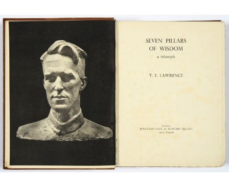 LAWRENCE, T E - SEVEN PILLARS OF WISDOM LONDON, JONATHAN CAPE, 1935, 1ST UK TRADE EDITION, 1ST IMPRESSION, 4TO, PLATES, ORIGI