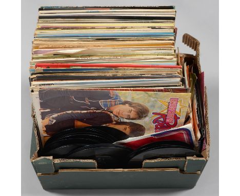 VINTAGE VYNIL RECORDS.&nbsp; MISCELLANEOUS&nbsp; LPS AND SINGLES, 1960S/70S 