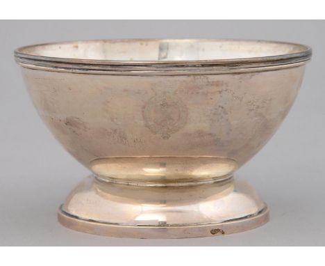 A SCOTTISH ELIZABETH II SILVER BOWL OF THE ROYAL &amp; ANCIENT GOLF CLUB OF ST ANDREWS, WITH REEDED RIM ON DOMED FOOT, 14CM D