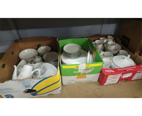 A 'Roseanne' tea and dinner service