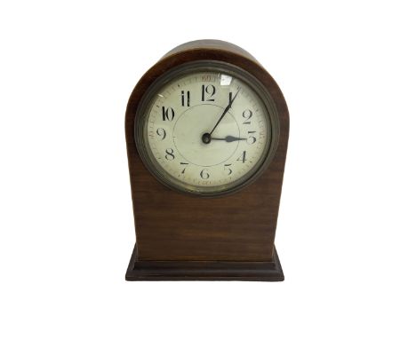 Small Edwardian bedside table clock with a French eight-day timepiece movement and cylinder platform escapement, in a round t