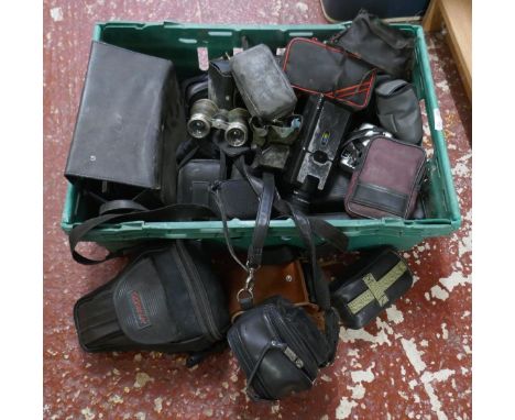 Collection of cameras and camera equipment 