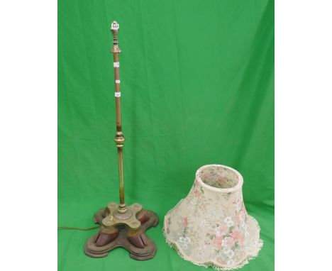 Antique camel toe lamp 