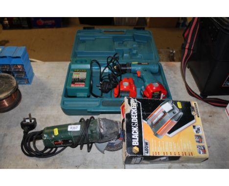 Black & Decker cordless drill, case is damaged - Albrecht Auction