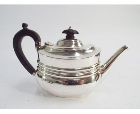Late 19th century silver bachelors teapot, London hallmarks 1899, gross weight all in 10.7 oz troy