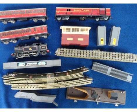 Model Train Layout Hornby OO size, to include a Type EDL17 locomotive no. 69567, 2 Hornby passenger carriages and a Royal Mai