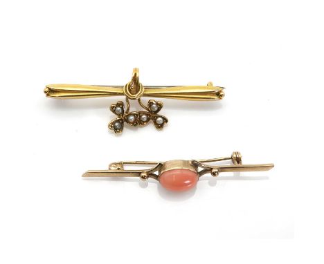 An Edwardian 15ct gold split pearl bar brooch,designed as two split pearl trefoil clusters, suspended from the centre of a ta