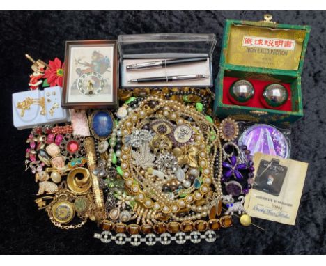 Box of Costume Jewellery &amp; Collectibles, including a one carat CZ stone with certificate, pearls, brooches, bracelets, be