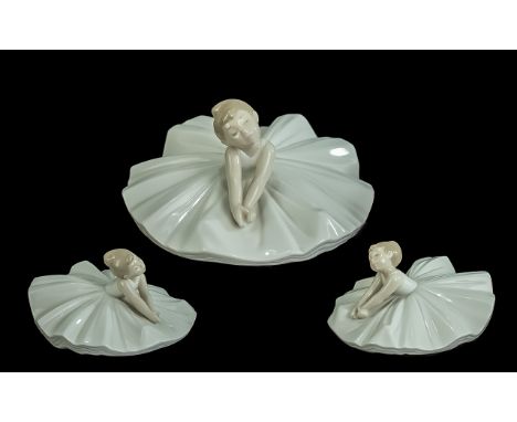 Lladro Nao Ballerina Figurine No. 1283 titled 'Dance Class'.  Nao Figure 'Dance Class' in original box and excellent conditio