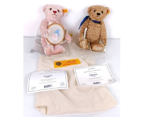 Six Steiff teddy bears, five with bags (box)