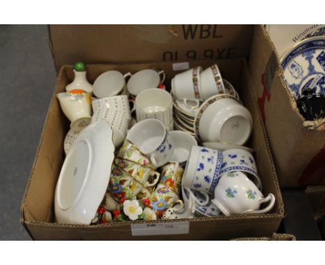 Box with tea sets-Hammersley etc