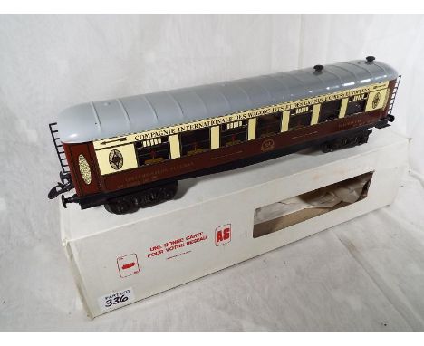 Model Railways - An O gauge tin plate Pullman coach No. 4002 by Highfield Models mint in box - Est £50 - £80