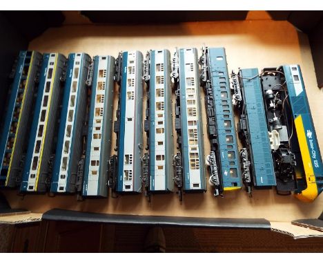 Model railways - nine OO gauge passenger carriages and similar, Hornby, Lima, Western region livery and InterCity - included 