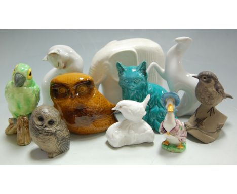 Mixed ceramic novelty animal ornaments to include; birds, cats etc 
