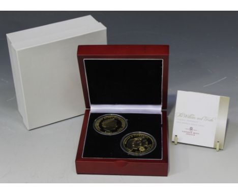 A 'William and Kate' classic portrait one ounce gold two-coin set 2011, being the obverse and reverse of a commemorative crow