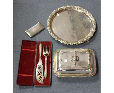 A George VI silver rectangular cigarette case with engine turned decoration, Birmingham 1938 by Goldsmiths & Silversmiths Co 