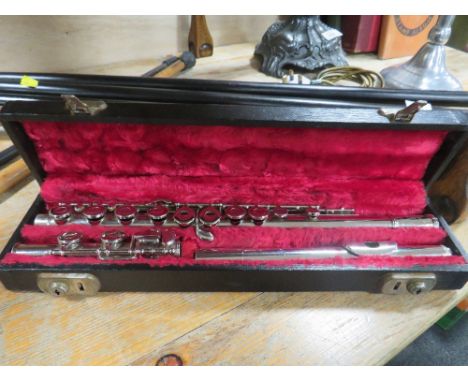 A CASED FLUTE BY J R LAFLEUR &amp; SON Ltd&nbsp;