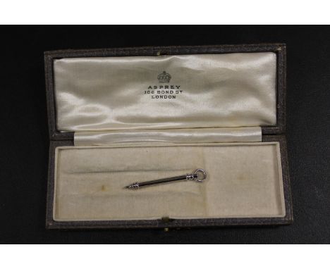 A CHOPARD MINIATURE PEN CHARM / PENDANT