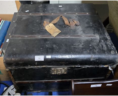 VINTAGE CAR STORAGE TRUNK      