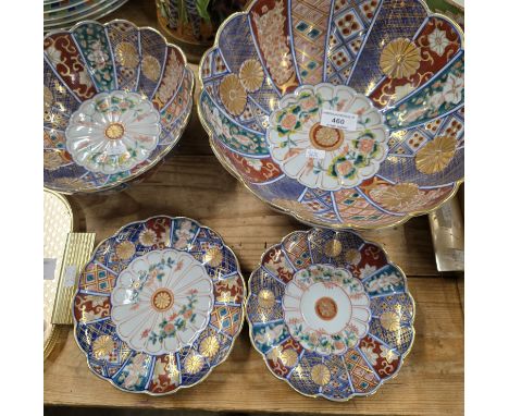 4 PIECES OF JAPANESE AMARI STYLE BOWLS AND SAUCERS      