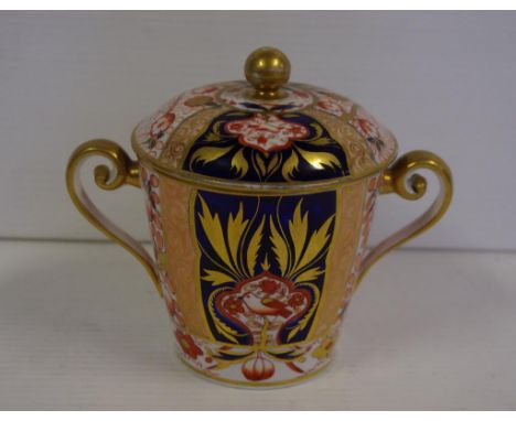 Antique Spode Imari chocolate cup with two gilded handles, 12 cm high