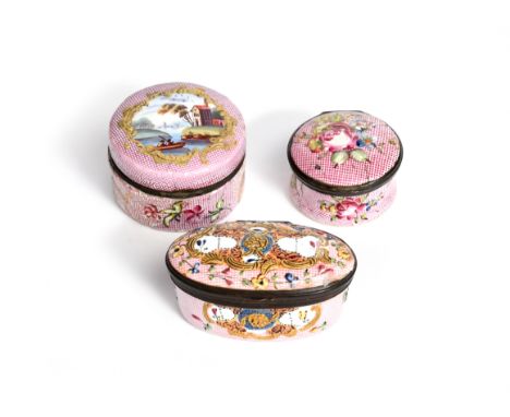 A south Staffordshire enamel oval patch or small snuff box c.1770, the oval form decorated with floral motifs in raised gilt 